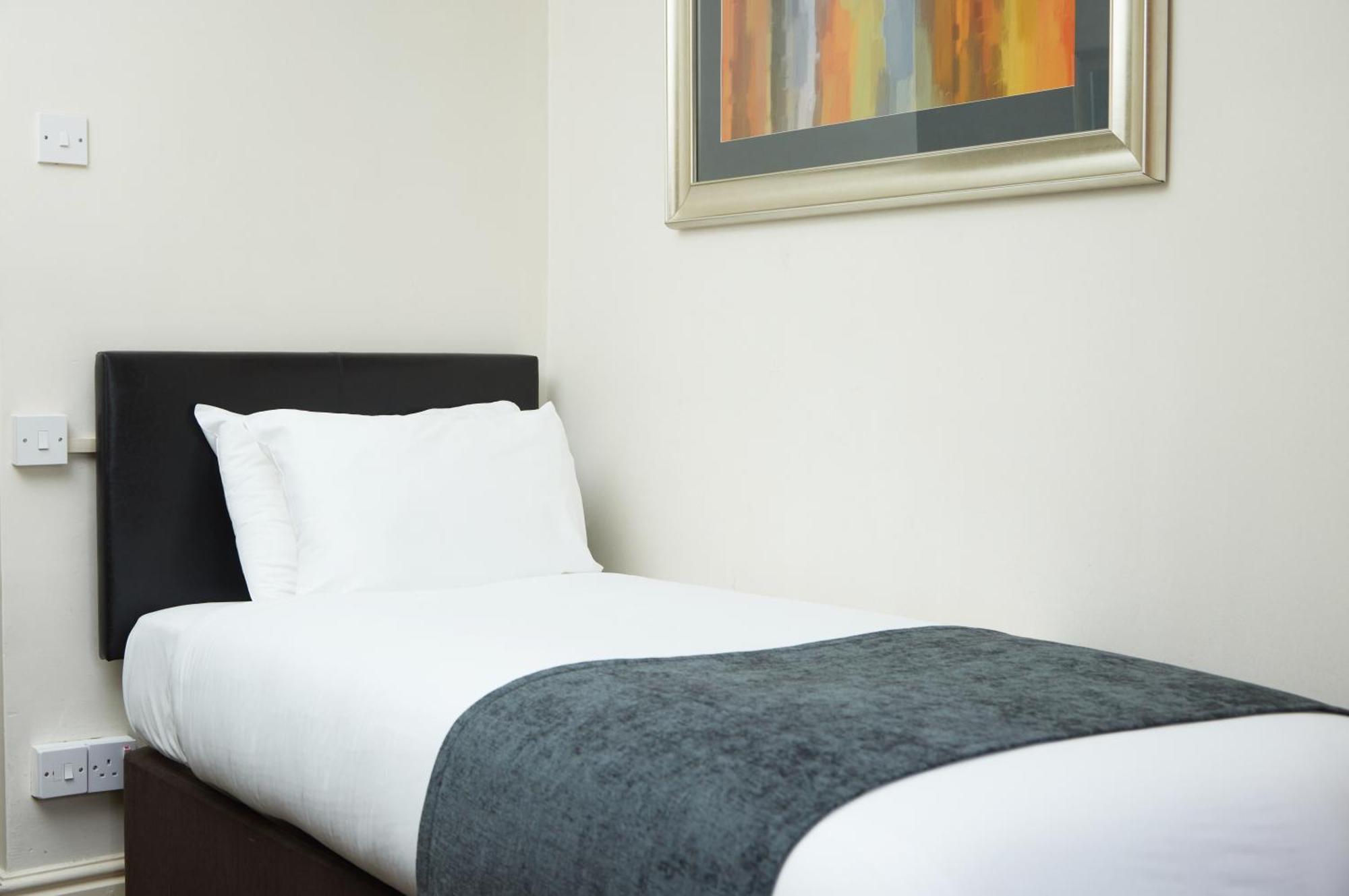 The Broughton Hotel By Greene King Inns Milton Keynes Bagian luar foto