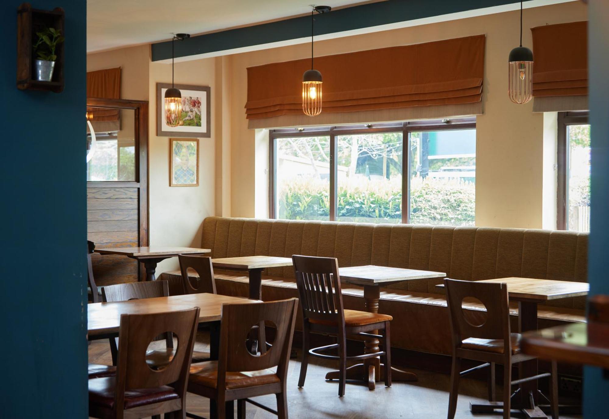 The Broughton Hotel By Greene King Inns Milton Keynes Bagian luar foto