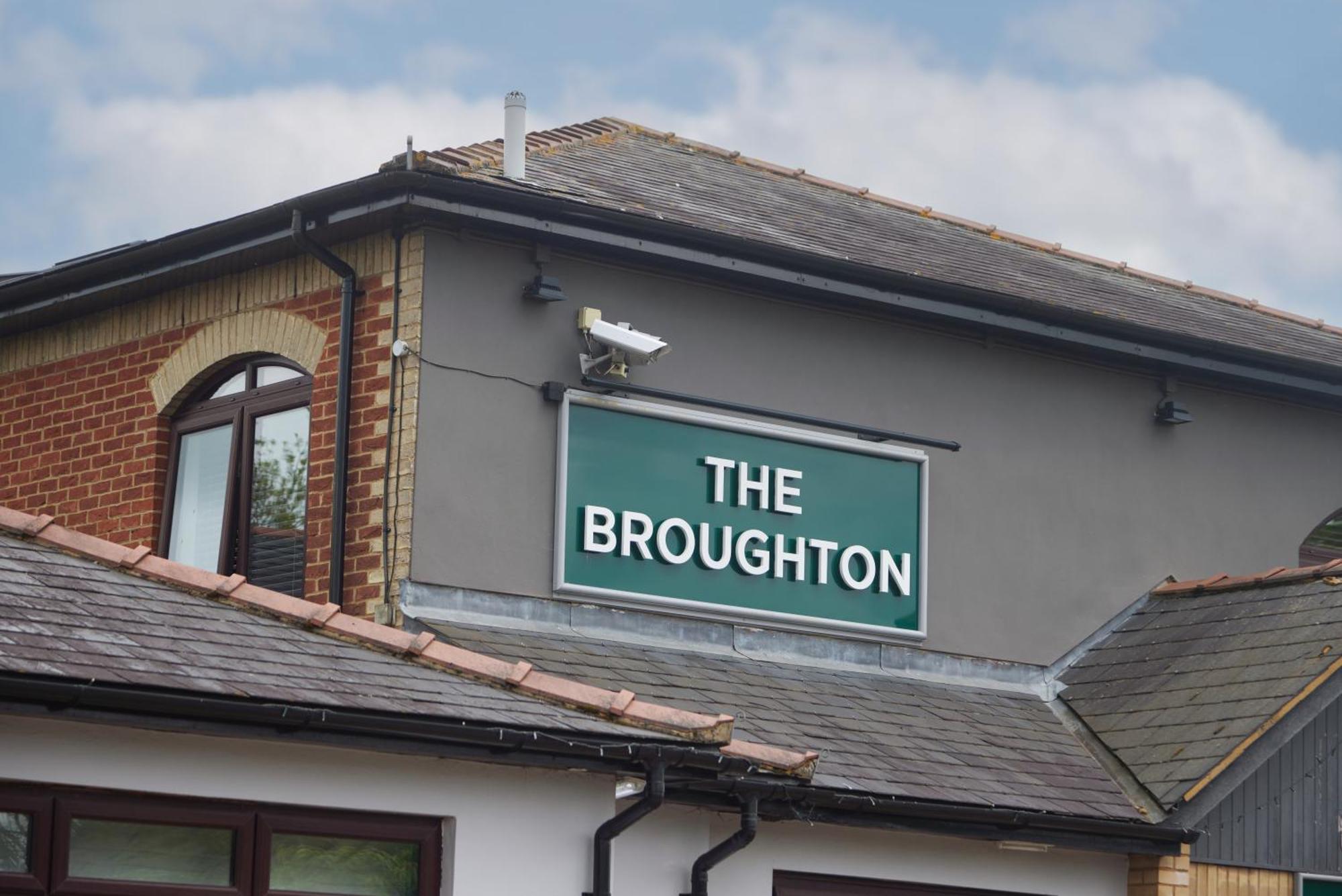 The Broughton Hotel By Greene King Inns Milton Keynes Bagian luar foto